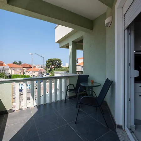 With Parking Space - 24646 Apartamento Zadar