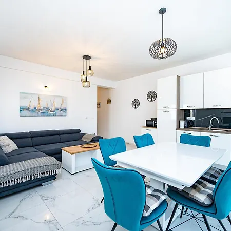 With Parking Space - 24646 Apartman