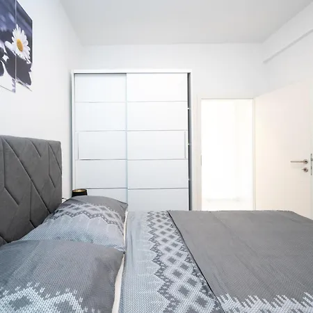 Apartman With Parking Space - 24646